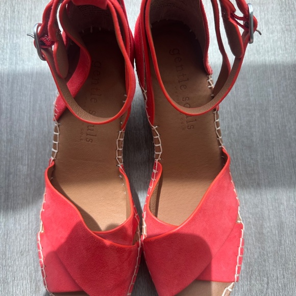 Gentle Souls by Kenneth Cole Red Suede Espadrille Wedge Sandals – Size 8M – NEW - Picture 2 of 8